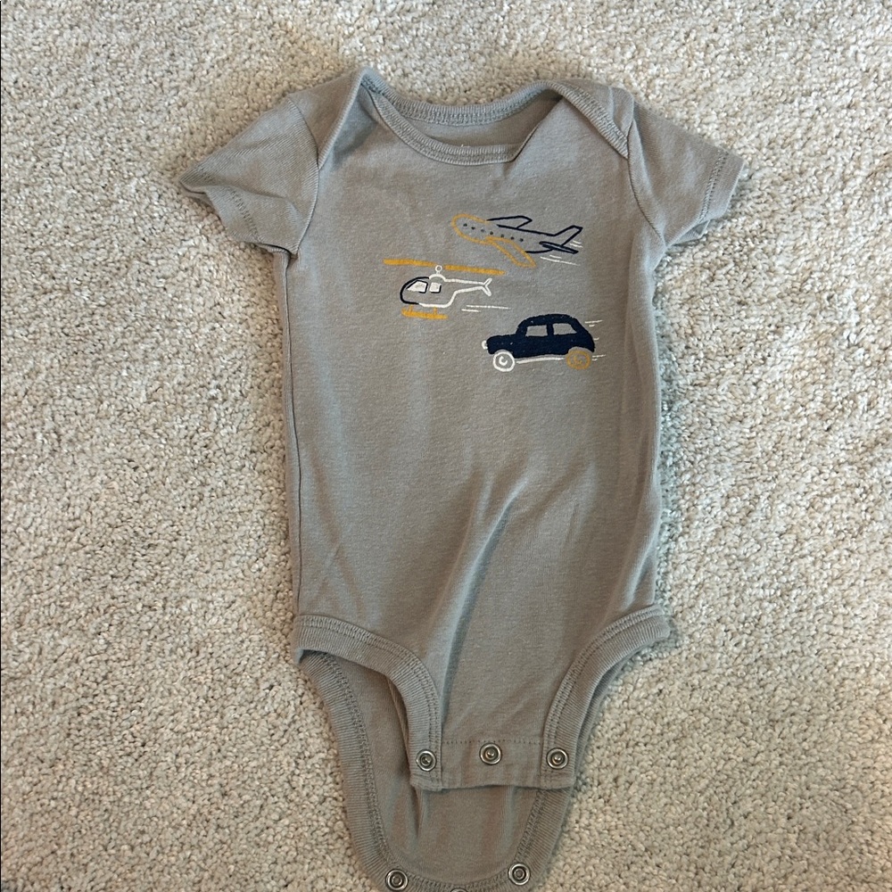Carter's Gray Bodysuit with Vehicle Design